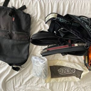 ROCK CLIMBING SET - SACK, 2 BELTS (MEDIUM & LARGE), ROSIN BAG, MEDIUM SHOES